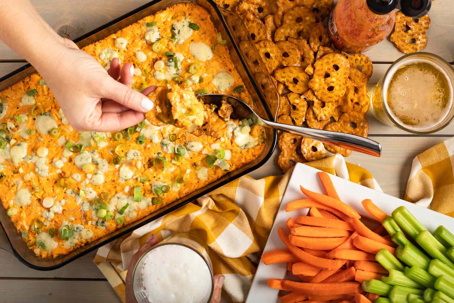 Easy Buffalo Chicken Dip: Your Ultimate Party Crowd-Pleaser